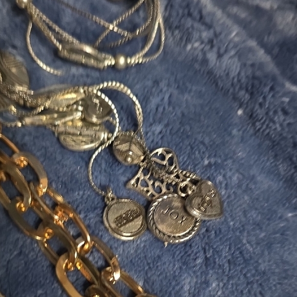 Elegant Gold and Silver Women's Jewelry Set - Picture 11 of 12